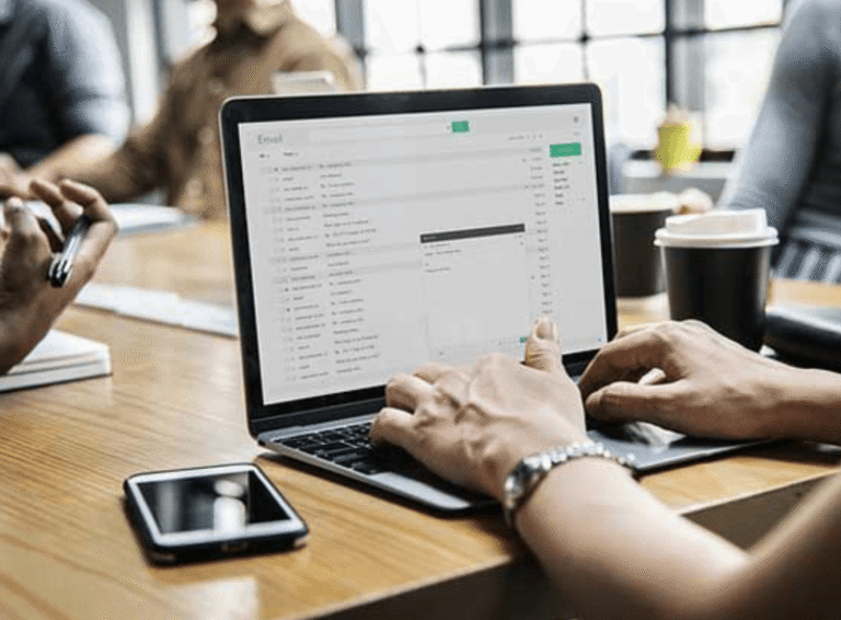 How AI Can Improve Efficiency in the Workplace